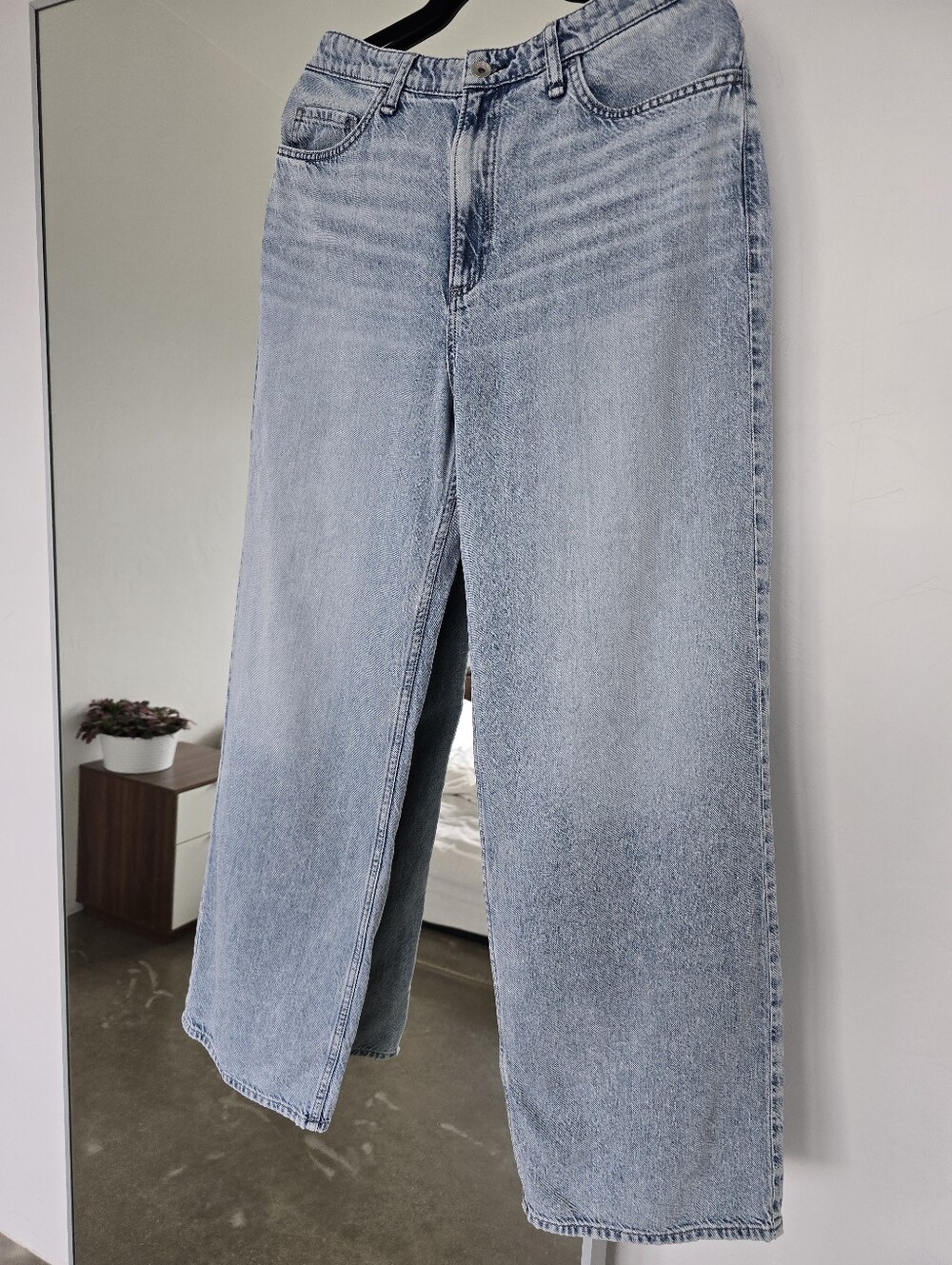 RAG & BONE
Cloud Lori Wide Leg Jeans - Picture 5 of 10